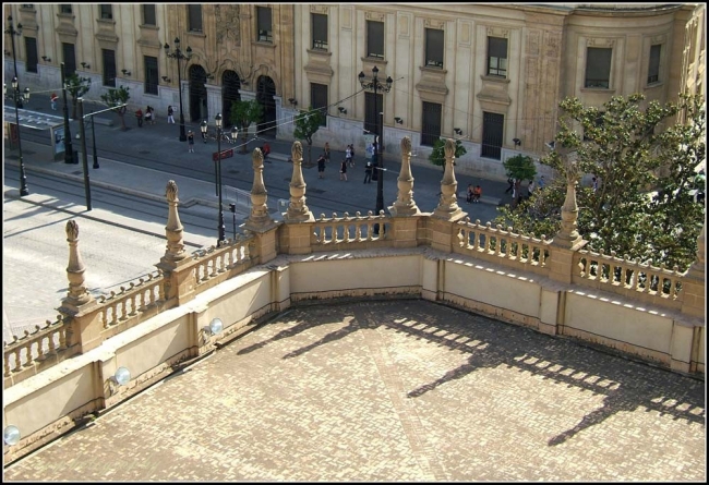 The corner below